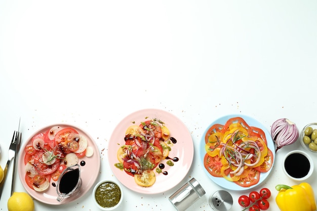 Kolorowe dania na stole